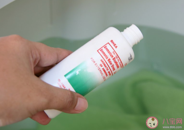 孩子洗澡水里滴去痱水可以預防長痱子嗎 洗澡水里滴去痱子水有用嗎