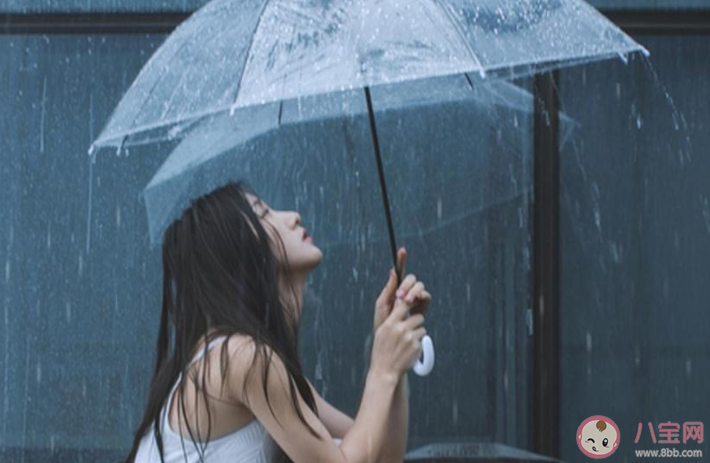突然下雨的說說朋友圈怎么發 突然就下雨了的心情說說
