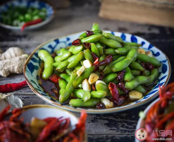 沒(méi)煮熟的毛豆吃了會(huì)中毒嗎 吃了沒(méi)煮熟的毛豆會(huì)怎樣