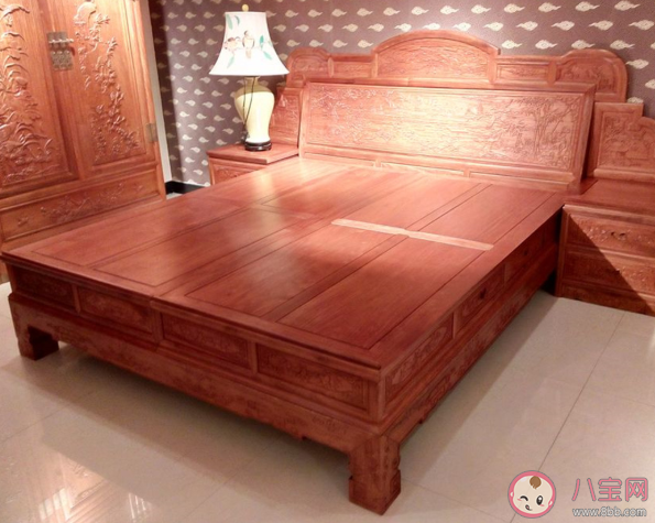 腰不好睡硬板床管用嗎 腰不好睡什么床墊合適