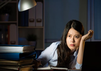 熬夜對皮膚造成的危害是可逆的嗎 熬夜問題肌膚護理方法