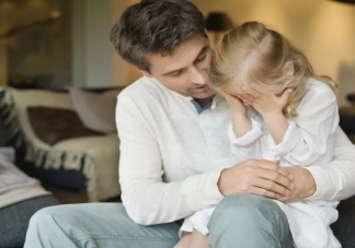 長期被父母責(zé)備的孩子會怎樣 責(zé)備式的教育方式怎么改變