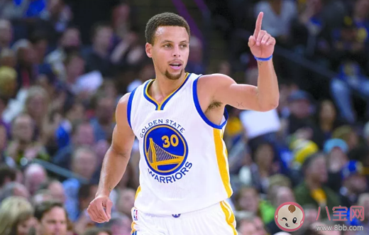 穿籃球鞋可以用來跑步嗎 為什么平時不能穿籃球鞋