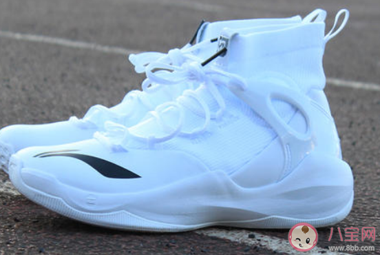 籃球鞋除臭最有效的方法是什么 籃球鞋用什么清洗會比較好