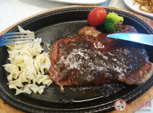 關(guān)于吃自助餐怎么發(fā)表朋友圈說說 形容吃自助餐的心