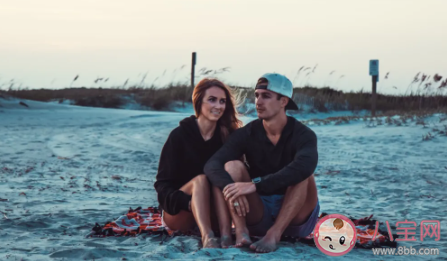 路上遇見一見鐘情的人該怎么去搭訕 一見鐘情怎么要微信