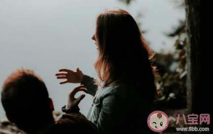 路上遇見一見鐘情的人該怎么去搭訕 一見鐘情怎么要微信