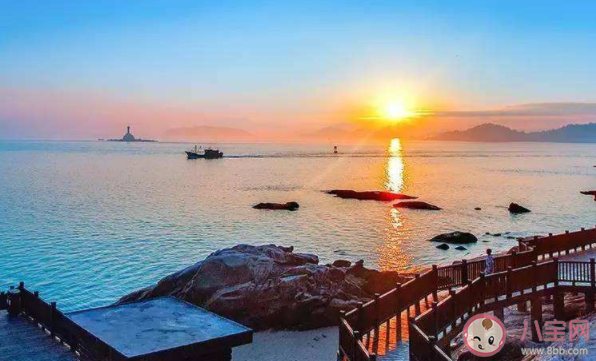 你是藏在微風里的歡喜走過了四季是什么歌 《無人島》完整版歌詞在線聽歌