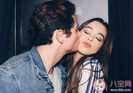 有哪些委婉表白的暗示對話 含蓄表白句子一問一答