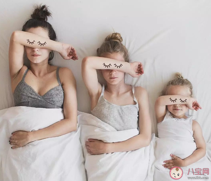 父母能在孩子面前表達脆弱嗎 如何看待情緒教育問題