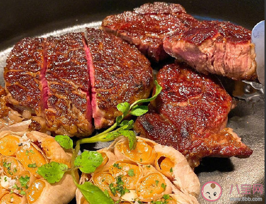 自己做牛排發朋友圈文案 自己在家做牛排幽默圖片配文