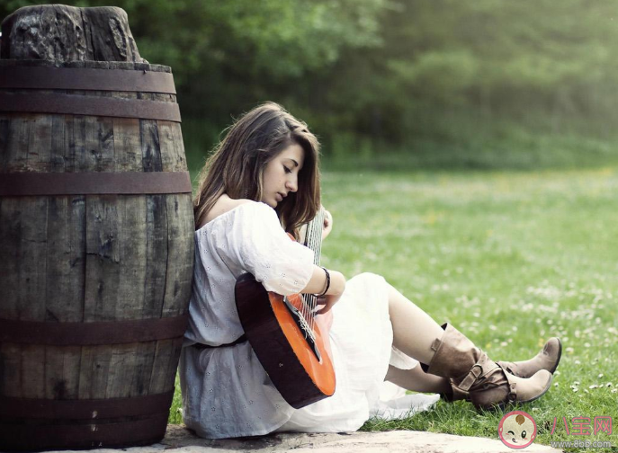 為什么女人比男人疑心重 感情中女生太敏感多疑怎么辦 為什么女人比男人疑心重 感情中女生太敏感多疑怎么辦