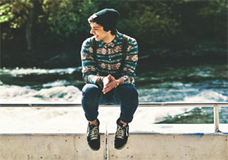 男生自我介紹幽默搞笑的文案句子 男生搞笑吸引人的自我介紹合集