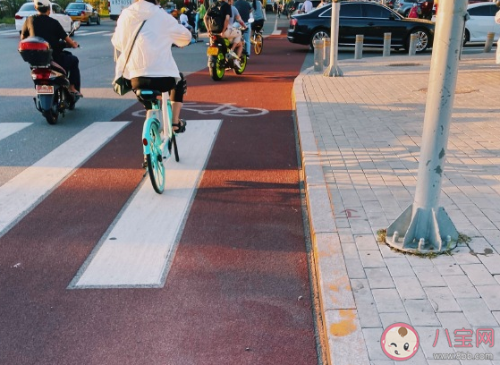 關于一個人騎車的心情說說 夜晚一個人騎車感言感慨文案 關于一個人騎車的心情說說 夜晚一個人騎車感言感慨文案