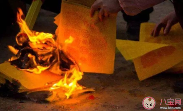 中元節燒紙可以提前幾天燒么 中元節燒紙有什么講究 中元節燒紙可以提前幾天燒么 中元節燒紙有什么講究