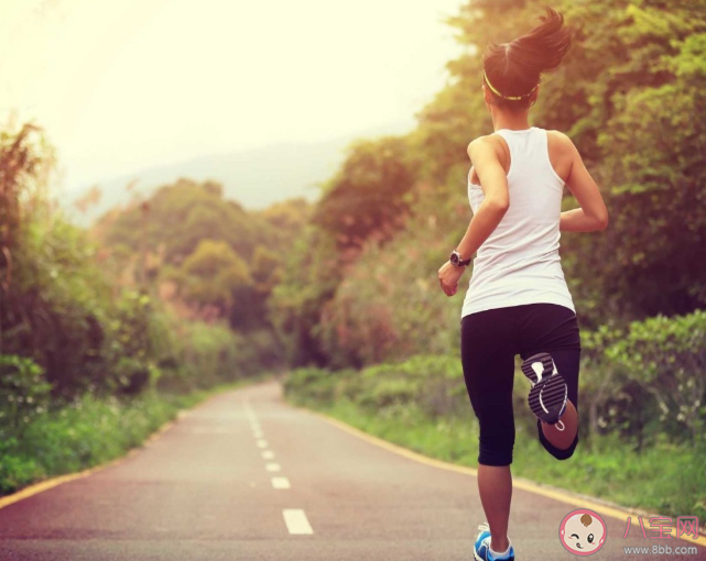 長(zhǎng)期跑步怎么保護(hù)膝蓋避免損傷 跑步避免膝蓋損傷的方法