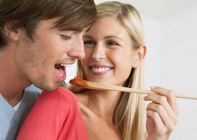 異性相處男生應(yīng)不應(yīng)該主動點 男生怎么主動聊天 異性相處男生應(yīng)不應(yīng)該主動點 男生怎么主動聊天