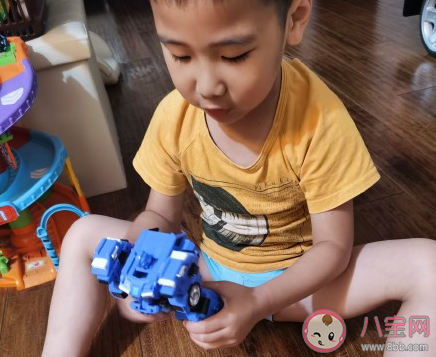 寶貝小班開學第一天發朋友圈說說 寶寶九月開始上小班了心情句子