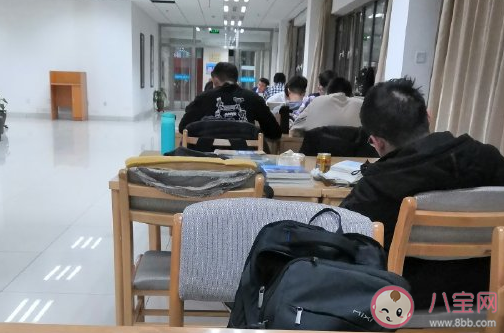 一個人去圖書館的心情說說 一個人坐在圖書館的感受感慨 一個人去圖書館的心情說說 一個人坐在圖書館的感受感慨