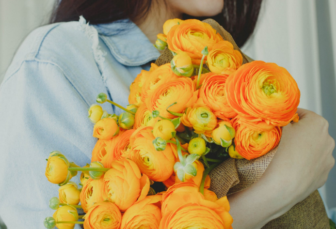  男生和女生聊天調情話題 男女生情感聊天對話