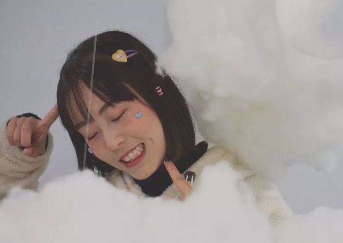  男生和女生聊天調情話題 男女生情感聊天對話