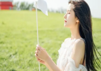 怎么樣讓女生愛上和你聊天 逗女生開心有趣的小句子大全