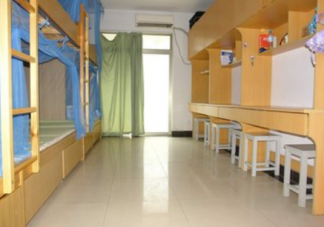 校長回應讓學生自帶床板入學怎么回事 住校生需要必備的物品有哪些