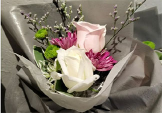 第一次在教師節(jié)收到禮物的朋友圈感慨說說 教師節(jié)第一次收到禮物發(fā)朋友圈感言