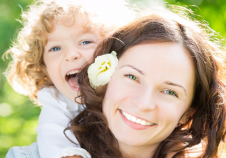 寶寶粘人只認媽媽怎么辦 0到3歲寶寶粘人應對方法