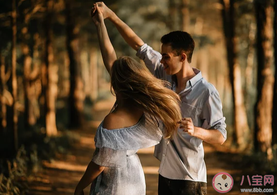 感情中付出得不到回報怎么辦 引導(dǎo)伴侶對你付出的方法 感情中付出得不到回報怎么辦 引導(dǎo)伴侶對你付出的方法