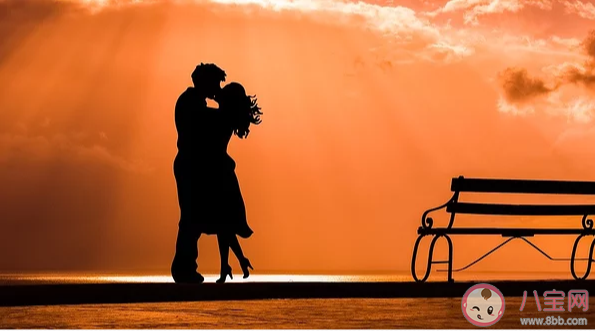 學(xué)歷不同的人真的可以走到一起嗎 學(xué)歷不同的兩個(gè)人在一起能長(zhǎng)久嗎 學(xué)歷不同的人真的可以走到一起嗎 學(xué)歷不同的兩個(gè)人在一起能長(zhǎng)久嗎