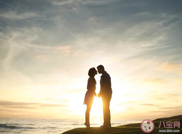 學(xué)歷不同的人真的可以走到一起嗎 學(xué)歷不同的兩個(gè)人在一起能長(zhǎng)久嗎 學(xué)歷不同的人真的可以走到一起嗎 學(xué)歷不同的兩個(gè)人在一起能長(zhǎng)久嗎