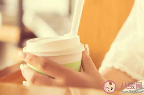 十幾歲和現(xiàn)在戀愛(ài)的區(qū)別 對(duì)待戀愛(ài)有哪些不同的看法 十幾歲和現(xiàn)在戀愛(ài)的區(qū)別 對(duì)待戀愛(ài)有哪些不同的看法