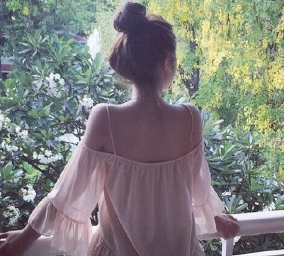 扎丸子頭為什么要出其不意 怎么將丸子頭術(shù)扎得蓬松