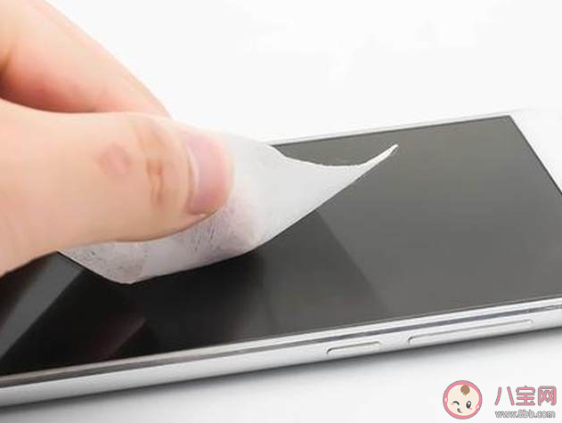 新冠病毒可在手機屏上存活一個月是真的嗎 手機該如何消毒