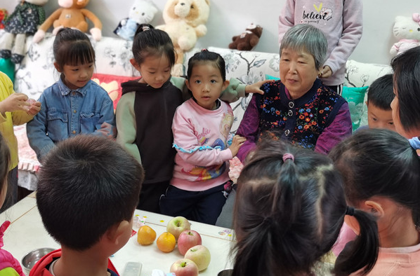 2020小班幼兒園開展重陽節活動報道稿 2020小班幼兒園重陽節活動簡報美篇