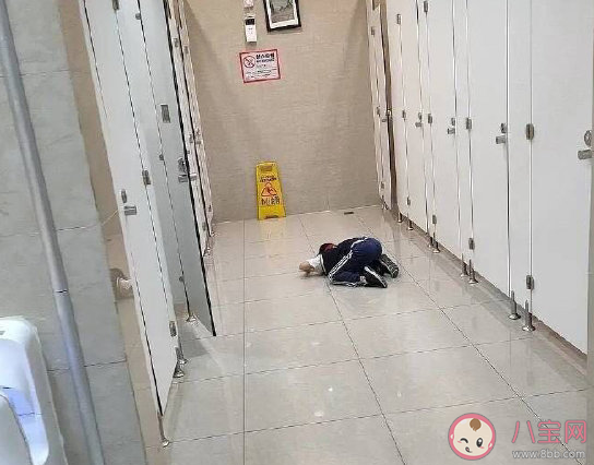  女兒會自己上廁所的說說 女兒會自己上廁所了感言句子