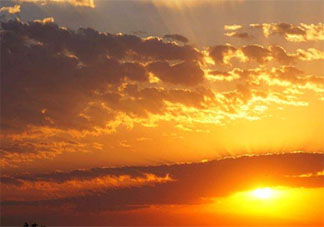 早晨迎接朝霞的說說 一句話描述朝霞的說說