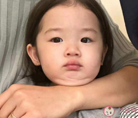 睡了個懶覺發(fā)朋友圈文案說說 睡到自然醒的幽默搞笑句子