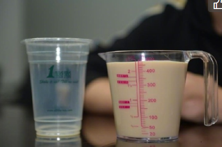 哪些網紅奶茶實際容量與描述不符 加價不加量怎么回事