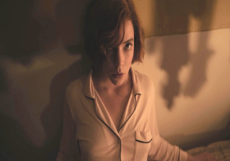 《女王的棋局》里女主老師上課講的文章是什么 Not Waving but Drowning全文內容