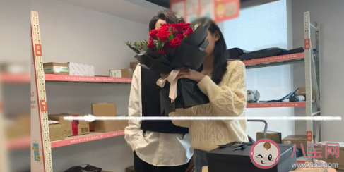 男生藏快遞箱求婚被他人錯拆是怎么回事 驚喜求婚的方式有哪些 男生藏快遞箱求婚被他人錯拆是怎么回事 驚喜求婚的方式有哪些