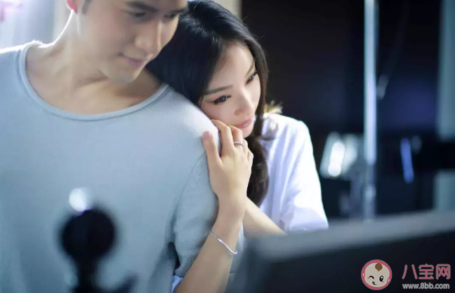 對象極度缺乏安全感應該怎么做 感情里的內在安全感有多重要 對象極度缺乏安全感應該怎么做 感情里的內在安全感有多重要