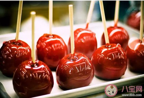 冬天第一根糖葫蘆朋友圈說說帶圖片 冬天第一根糖葫蘆的說說句子大全