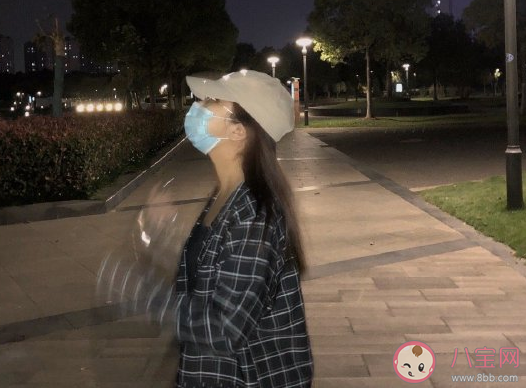 上班好想睡好困搞笑幽默句子 上班打瞌睡發朋友圈句子