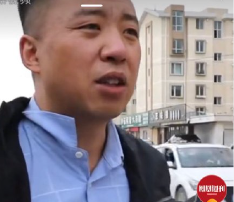 小伙2年義務清除130斤路釘是怎么回事 拔釘小哥是什么梗