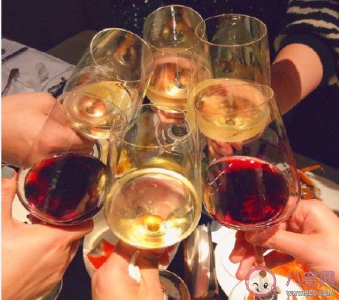 部門聚餐曬圖發朋友圈文案說說 部門聚餐發朋友圈的圖片說說