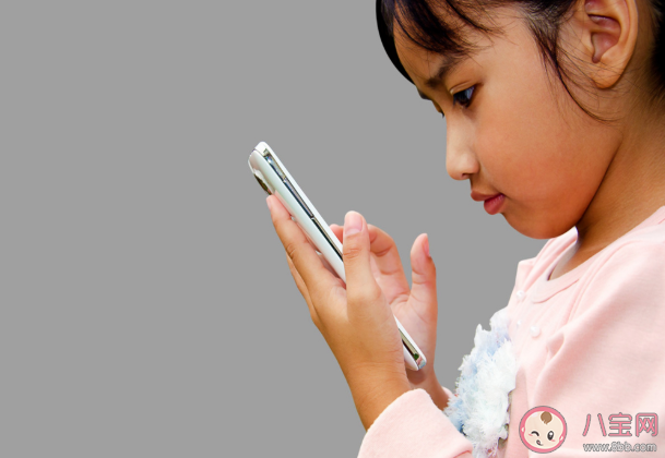 學(xué)生該不該用電子產(chǎn)品學(xué)習(xí) 家長怎么合理引導(dǎo)孩子使用電子產(chǎn)品 學(xué)生該不該用電子產(chǎn)品學(xué)習(xí) 家長怎么合理引導(dǎo)孩子使用電子產(chǎn)品