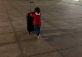 送女兒去車站的心情說說 送女兒去車站發朋友圈文案。