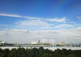 曬天空照的的簡短句子 配天空照片的的唯美文字大全